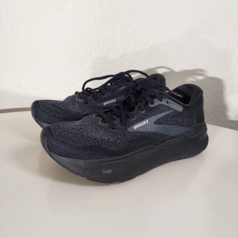 Brooks Ghost Max Black Running/Walking Impact Absorbing Sneakers WM Size USA 6